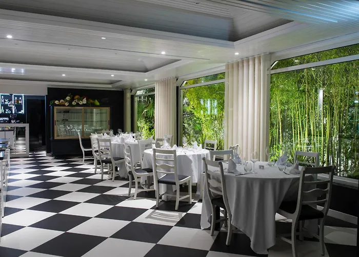 Hotel Cristal Marinha 3*