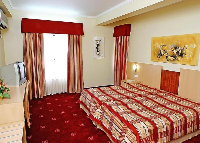 Hotel Cristal Marinha 3*